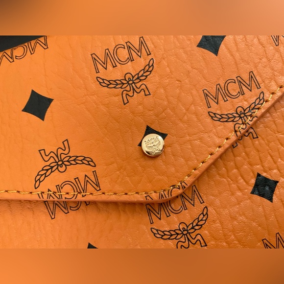NIB MCM Beauty Clutch - Picture 3 of 5